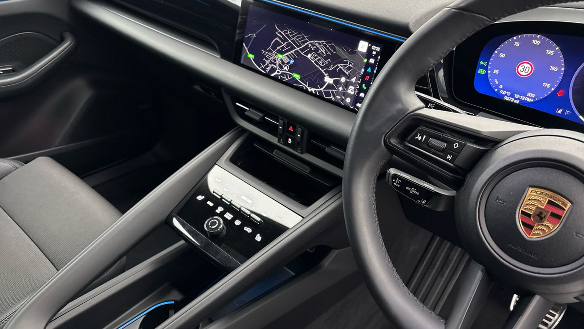 Porsche Macan Image 18