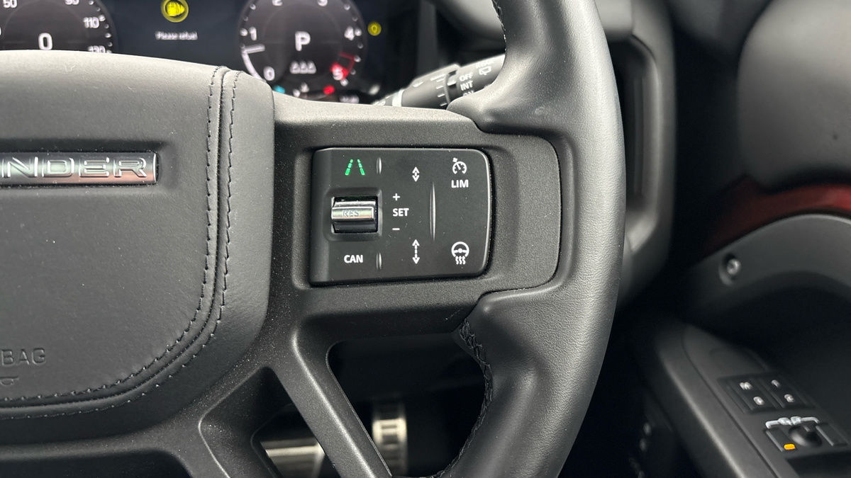 Land Rover Defender 110 Urban Image 14