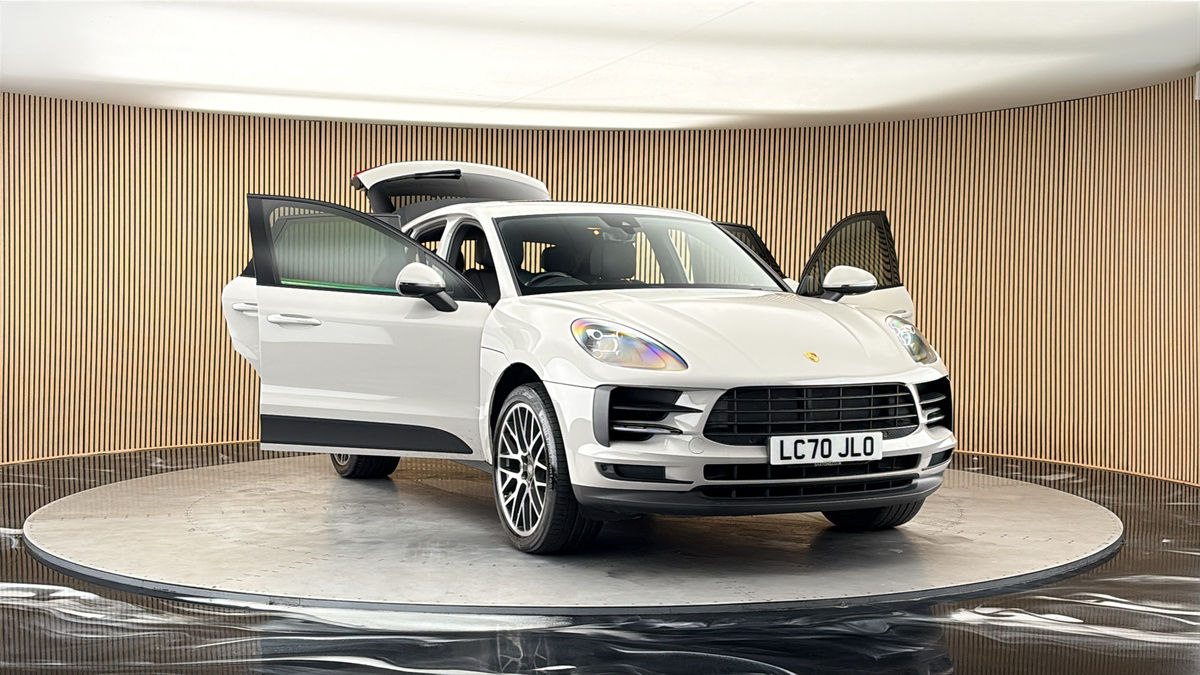 More views of Porsche Macan