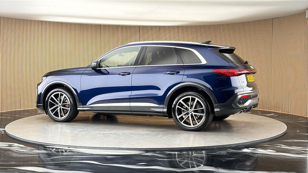 More views of Audi Q5