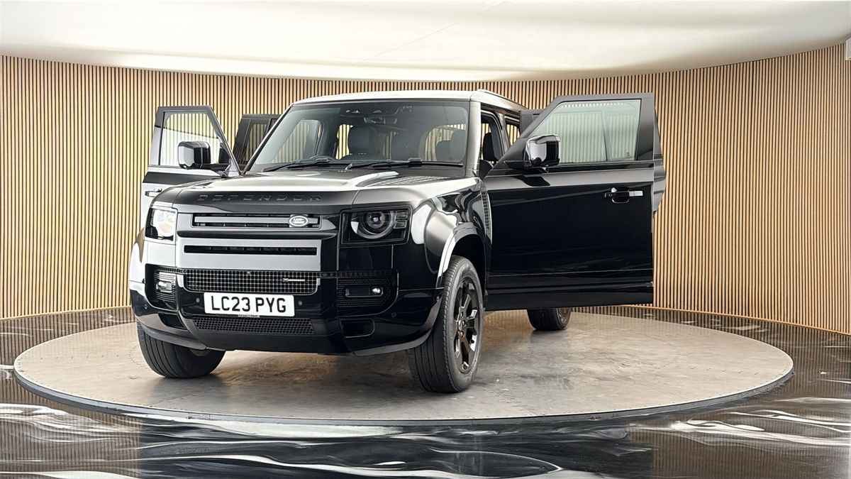 More views of Land Rover Defender 110