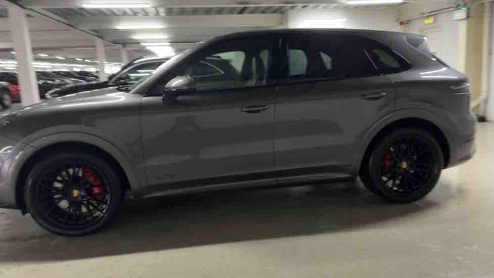 More views of Porsche Cayenne