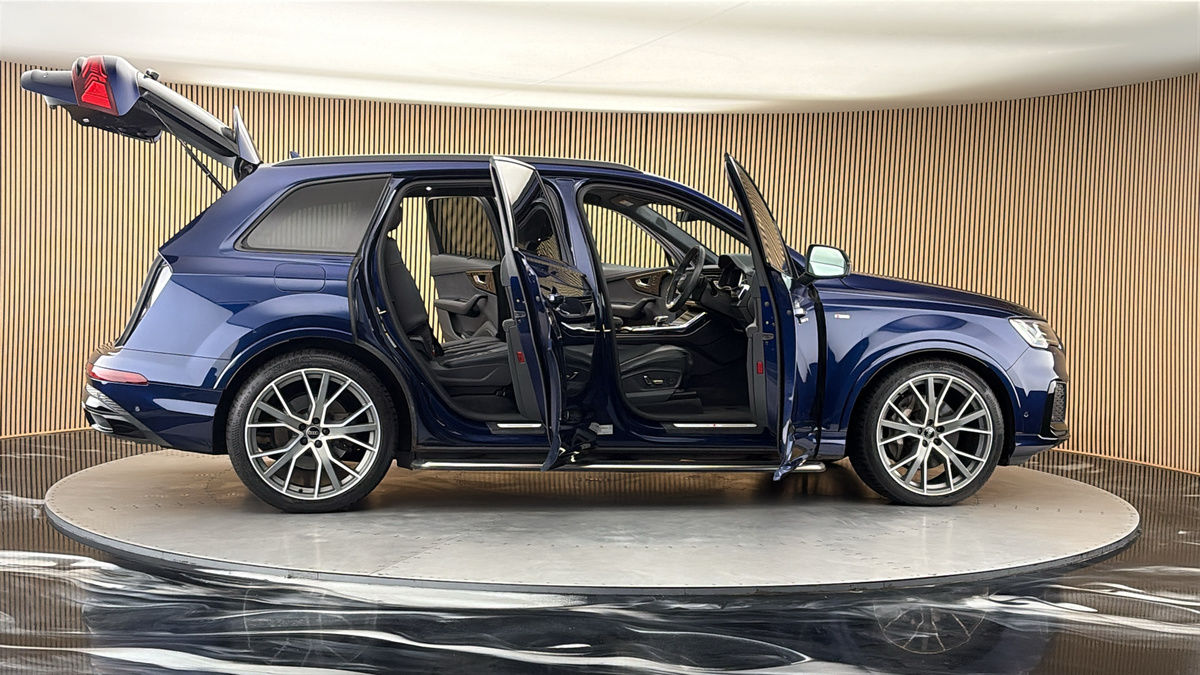 More views of Audi Q7