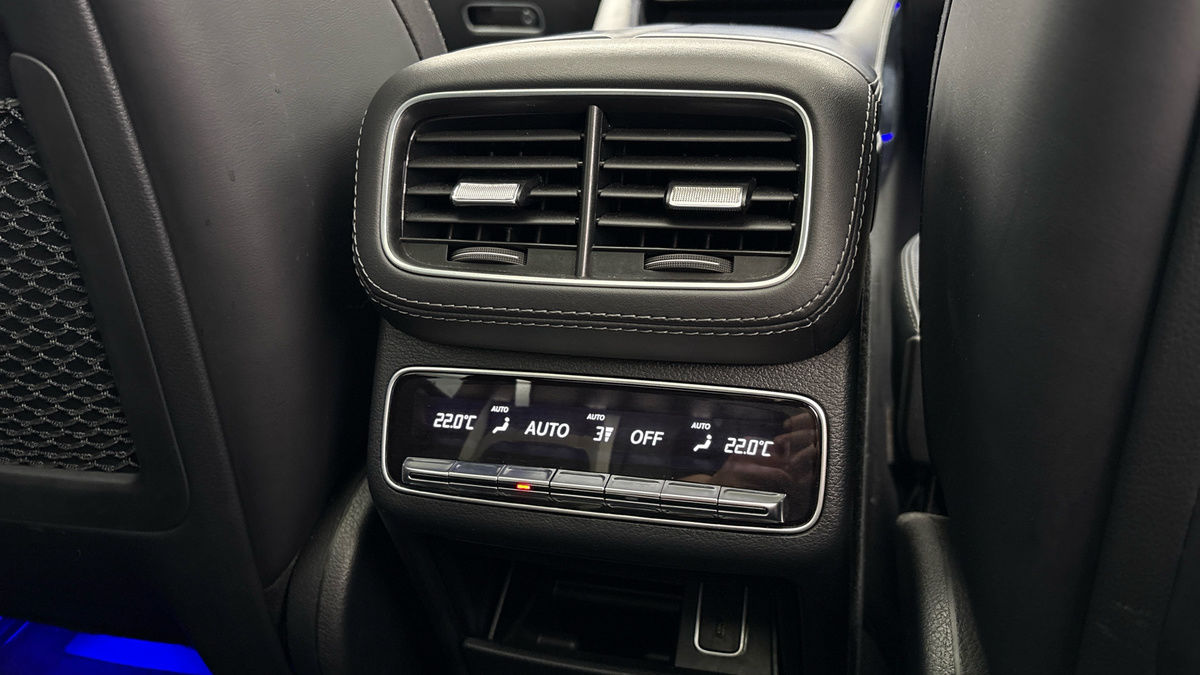 Mercedes-Benz GLE Image 33