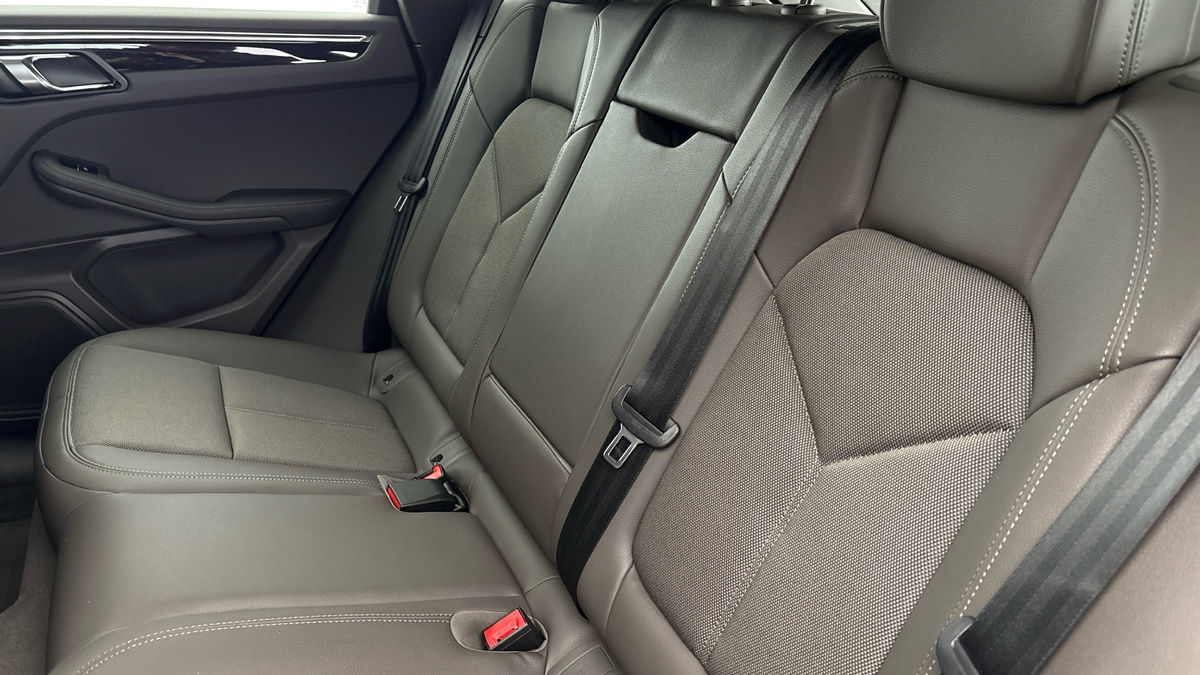 Porsche Macan Image 8