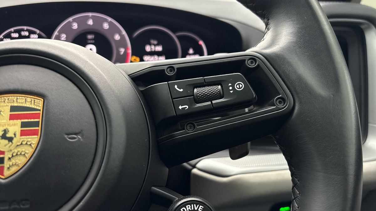 Porsche Cayenne Image 14