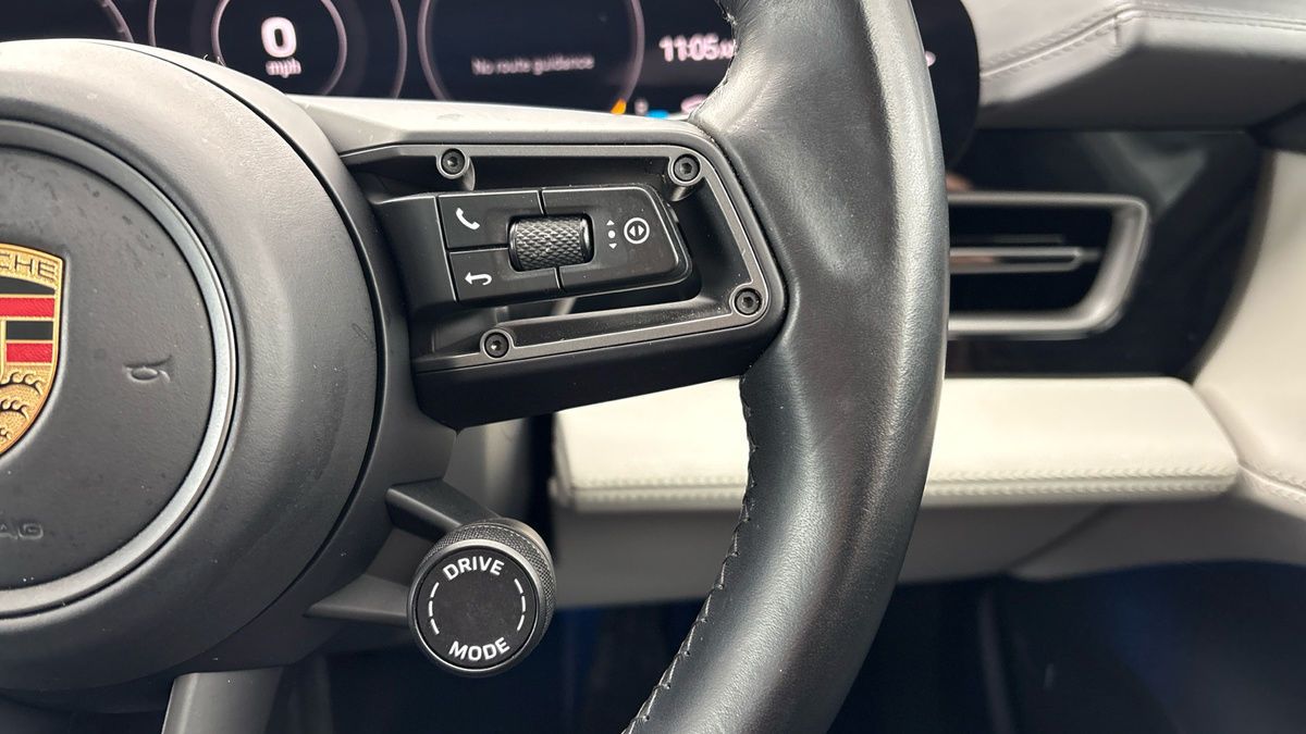 Porsche Taycan Image 14