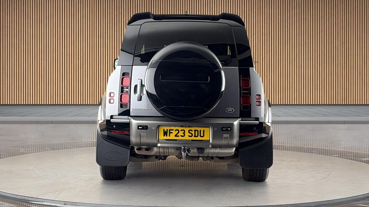 Land Rover Defender 90 Image 4
