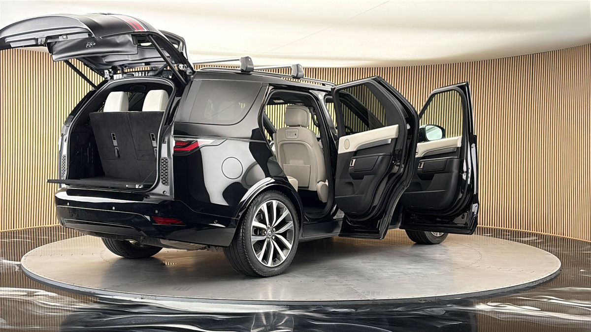 More views of Land Rover Discovery