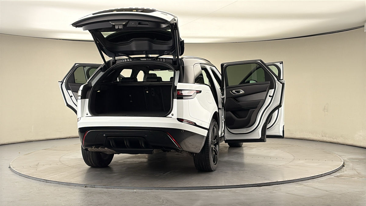 More views of Land Rover Range Rover Velar