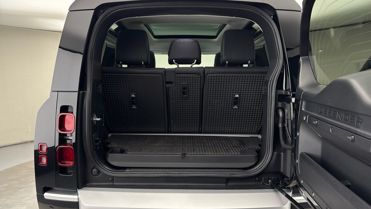 Land Rover Defender 90 Urban Image 22