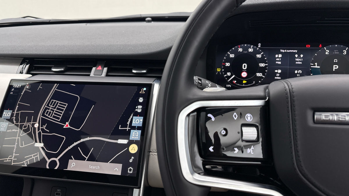 Land Rover Discovery Sport Image 13