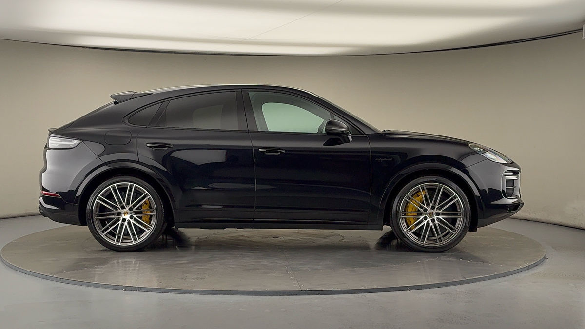 Porsche Cayenne Image 16