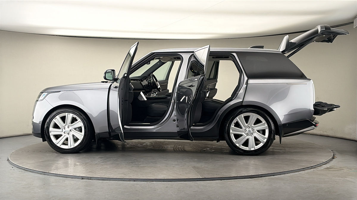 More views of Land Rover Range Rover