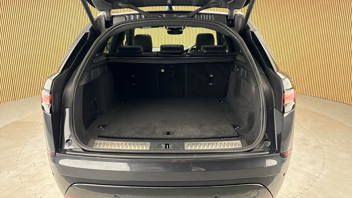 Land Rover Range Rover Velar Image 11