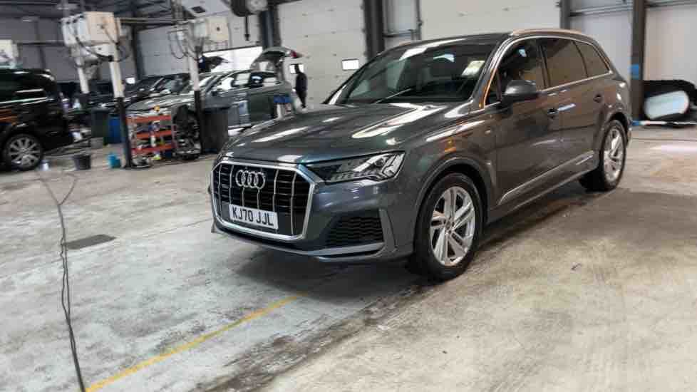 More views of Audi Q7