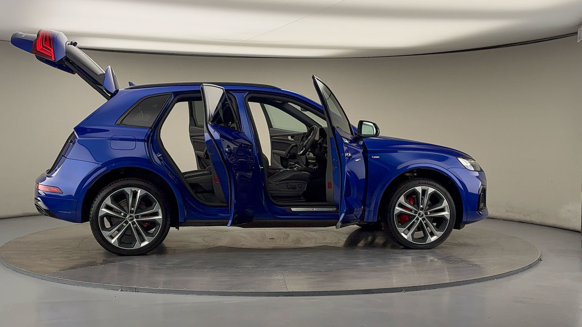 More views of Audi Q5