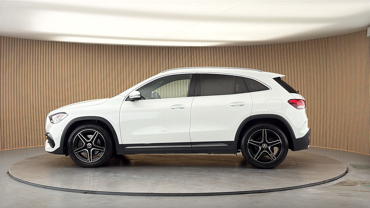 More views of Mercedes-Benz GLA