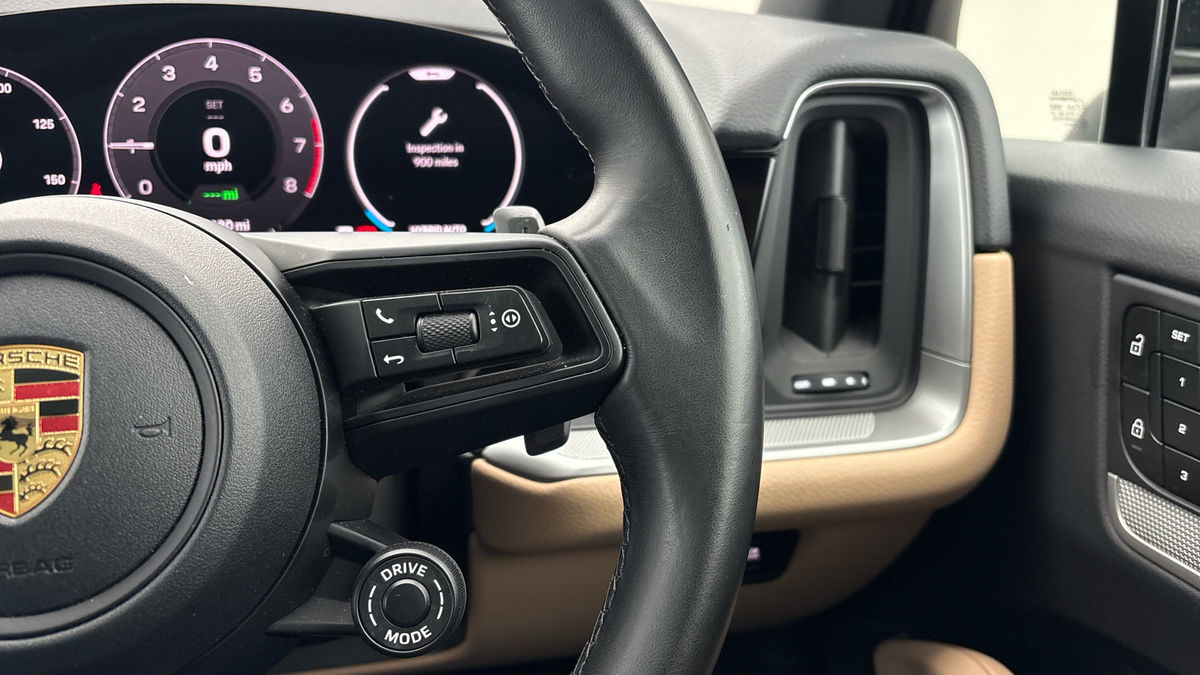 Porsche Cayenne Image 14