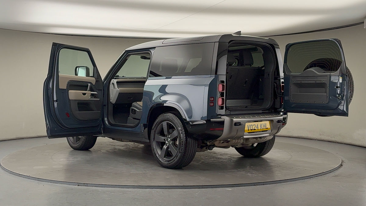 More views of Land Rover Defender 90