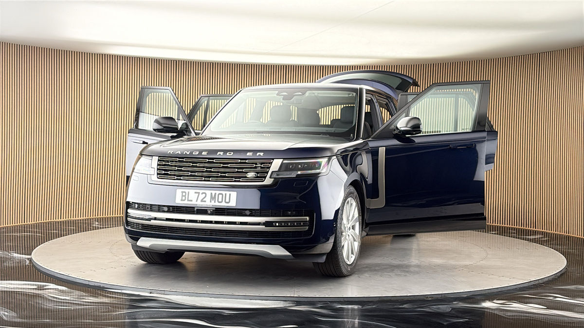 More views of Land Rover Range Rover