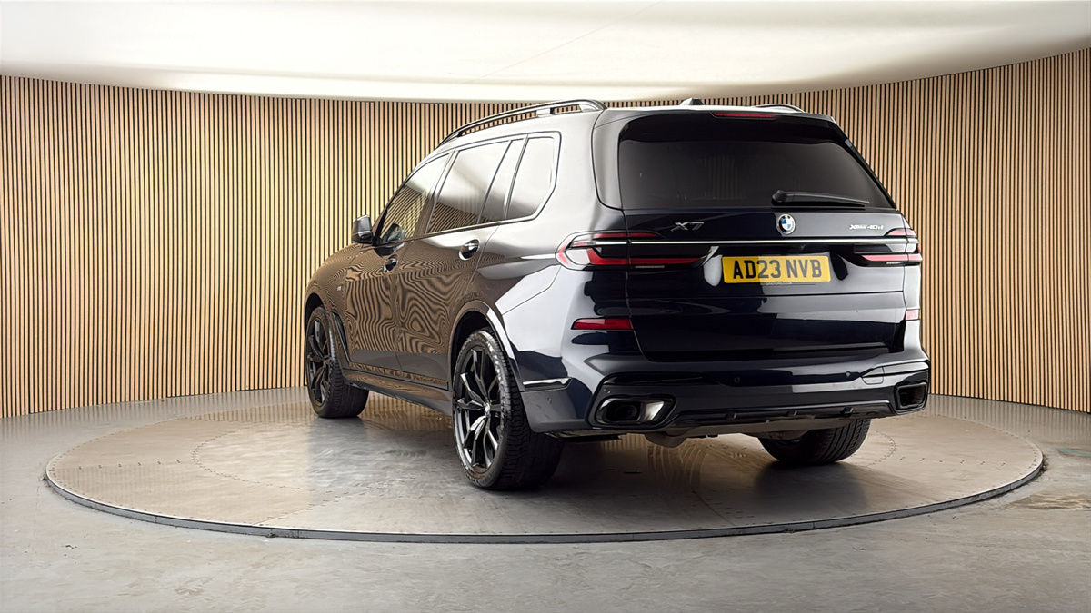 More views of BMW X7
