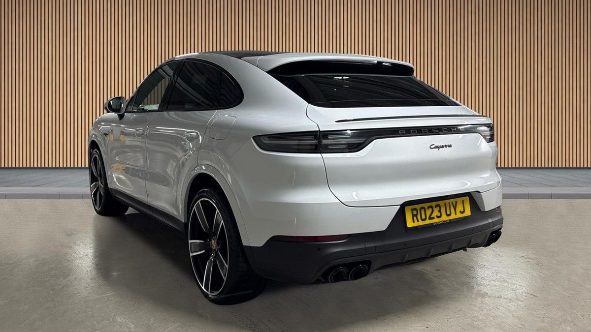 Porsche Cayenne Image 2