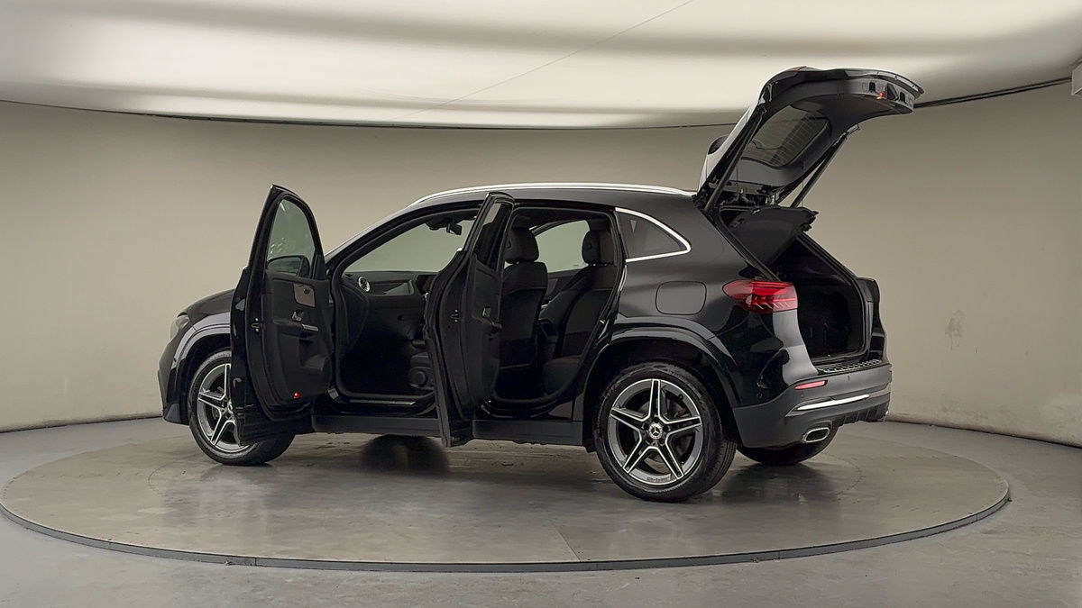 More views of Mercedes-Benz GLA