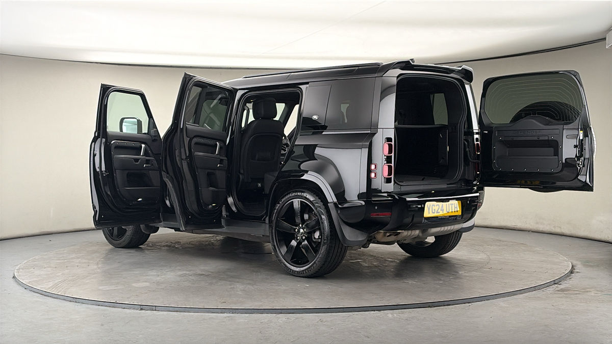 More views of Land Rover Defender 110