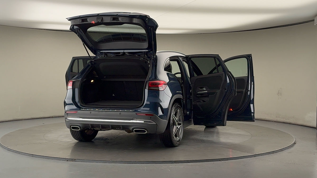 More views of Mercedes-Benz GLA