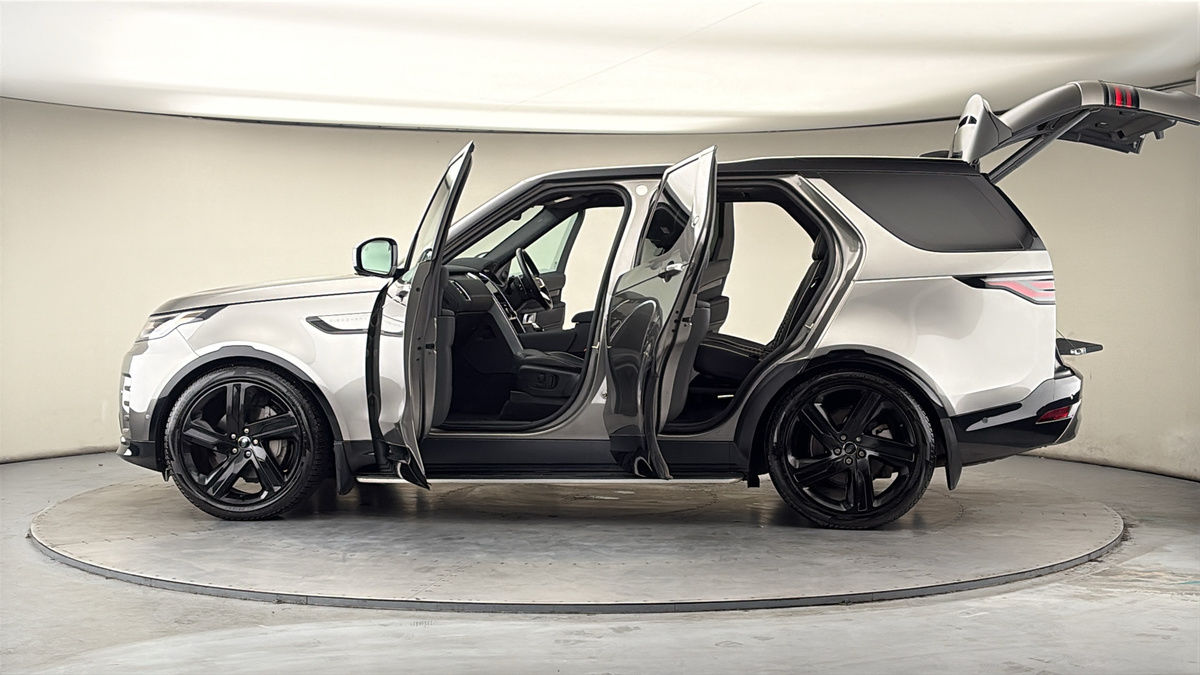 More views of Land Rover Discovery