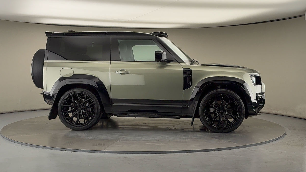 More views of Land Rover Defender 90