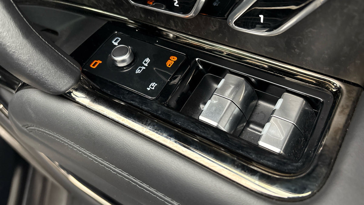 Land Rover Range Rover Sport Image 25