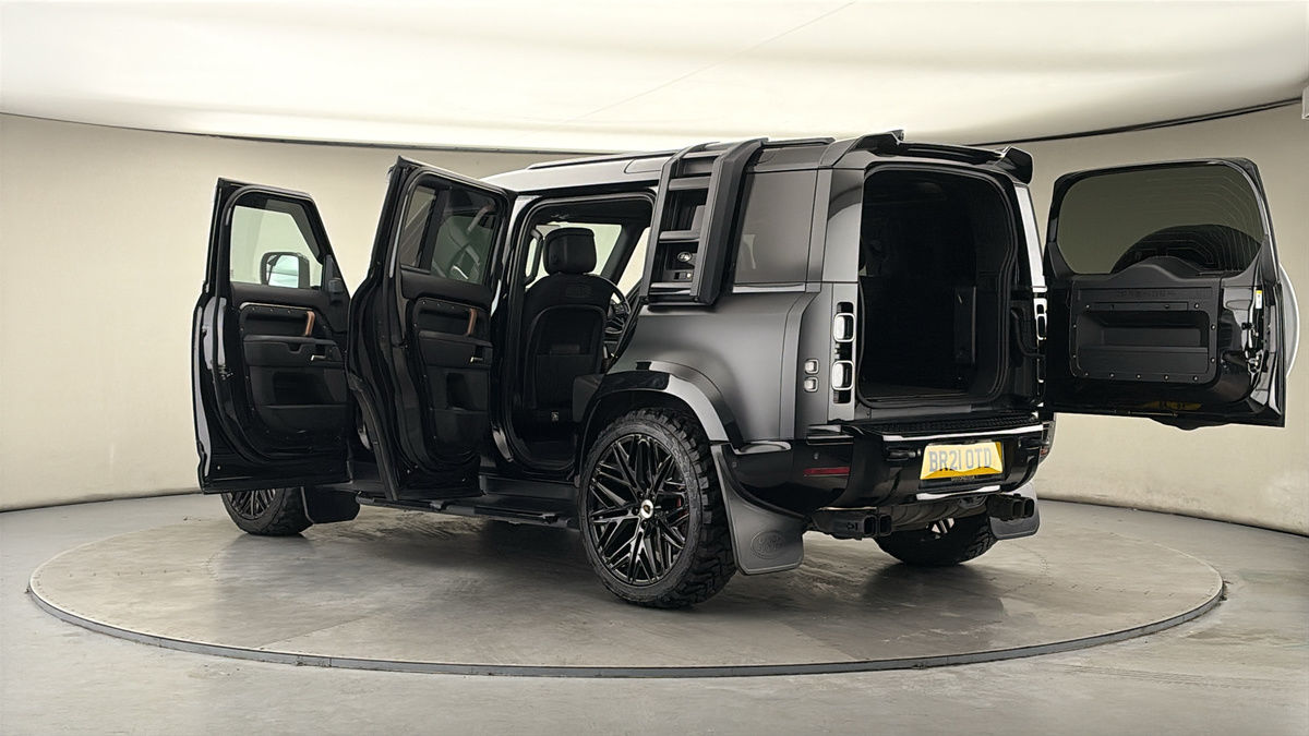 More views of Land Rover Defender 110