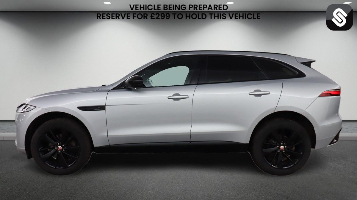 Jaguar F-PACE Image 6