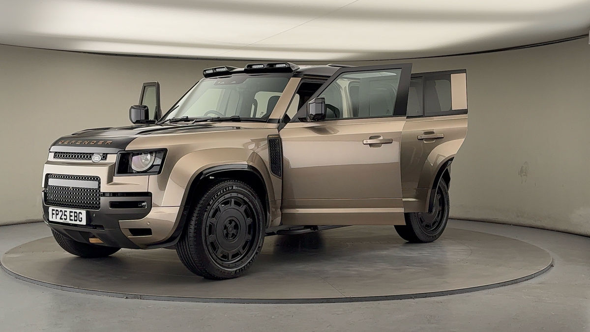 More views of Land Rover Defender 110