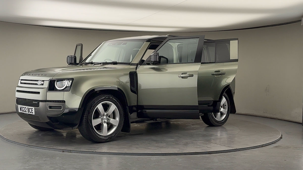 Land Rover Defender 110 Image 22