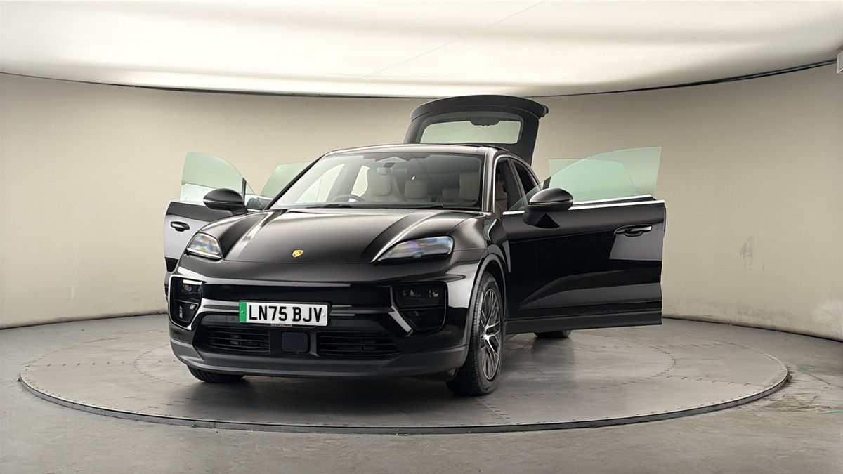 More views of Porsche Macan