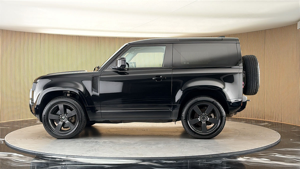 More views of Land Rover Defender 90