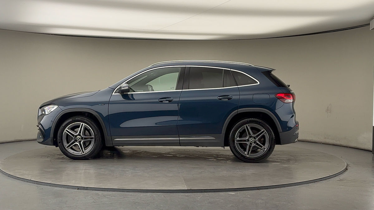 More views of Mercedes-Benz GLA