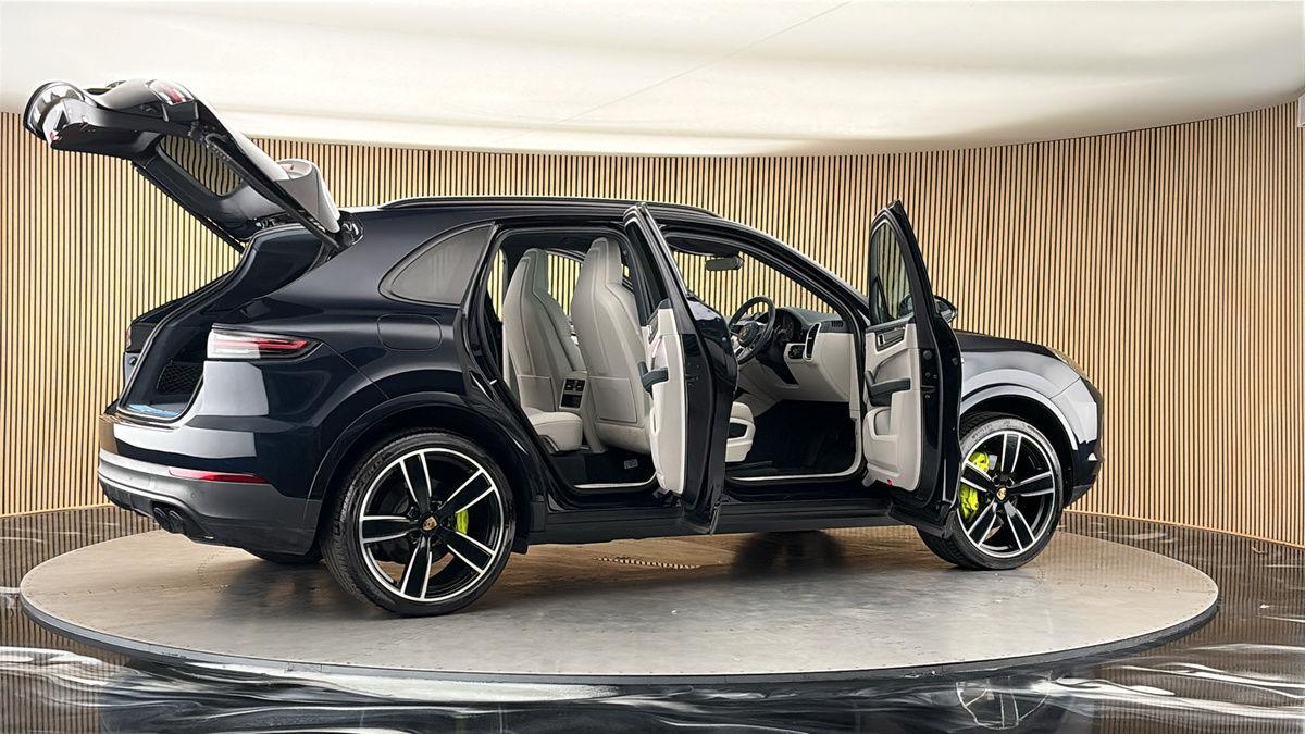 More views of Porsche Cayenne