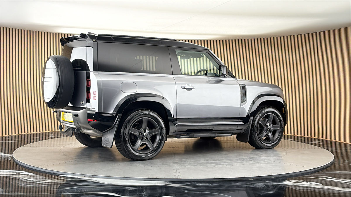 More views of Land Rover Defender 90