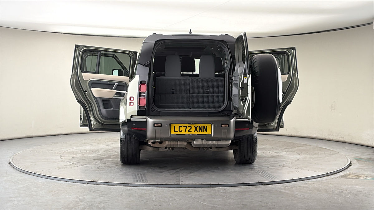 More views of Land Rover Defender 110