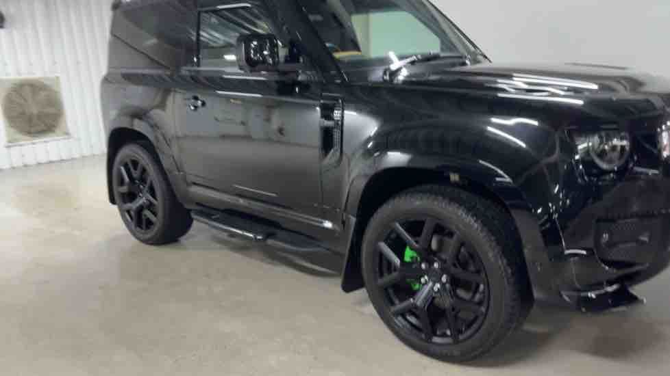 More views of Land Rover Defender 90