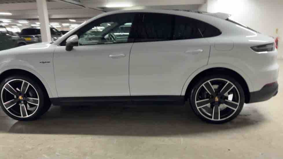 More views of Porsche Cayenne