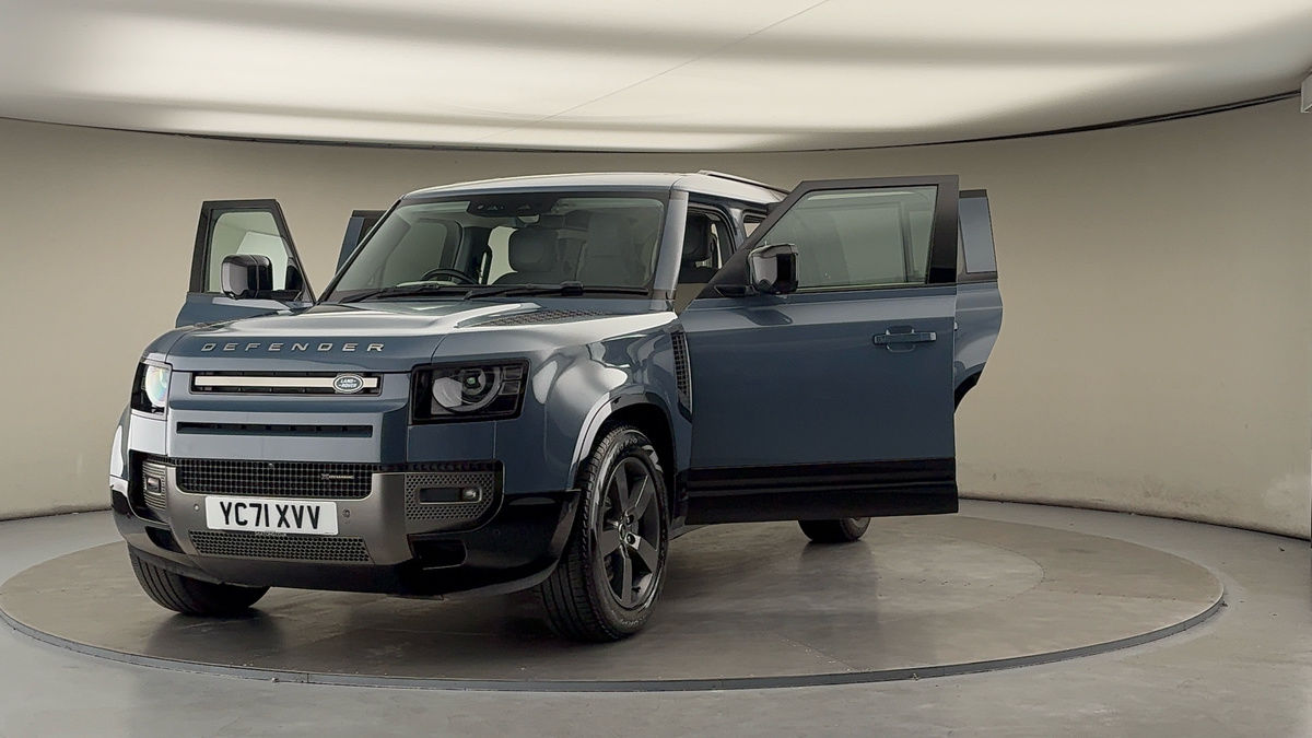 More views of Land Rover Defender 110