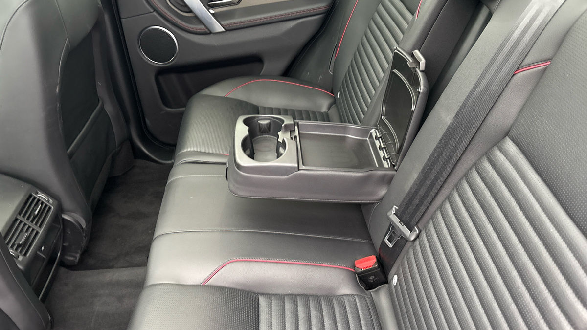 Land Rover Discovery Sport Image 9