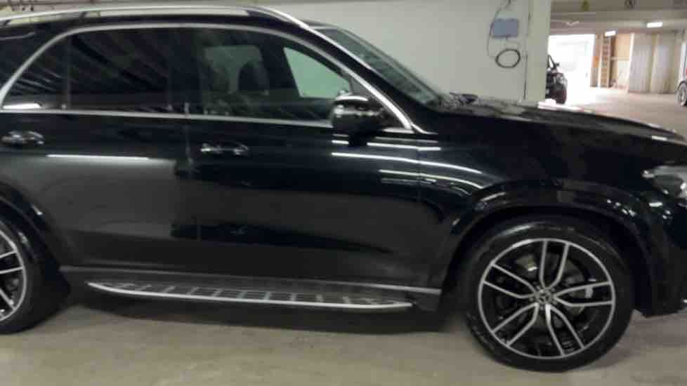 More views of Mercedes-Benz GLE