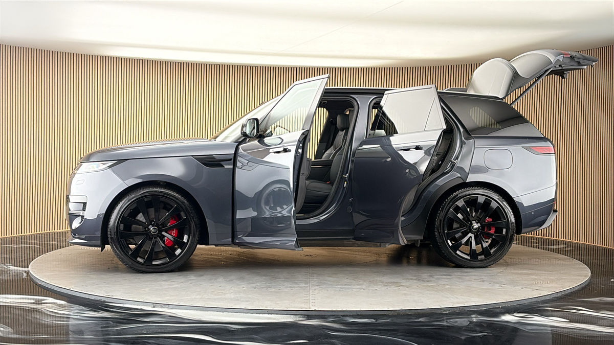 More views of Land Rover Range Rover Sport