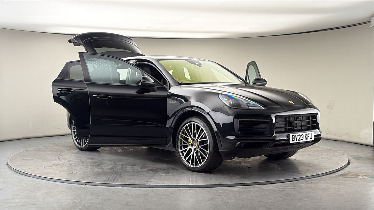 More views of Porsche Cayenne